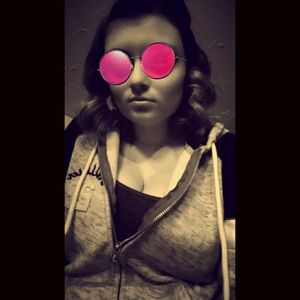 Meet your Posher, Tori